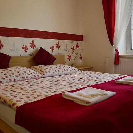 Hotel Florian Slavkov u Brna Dış mekan fotoğraf