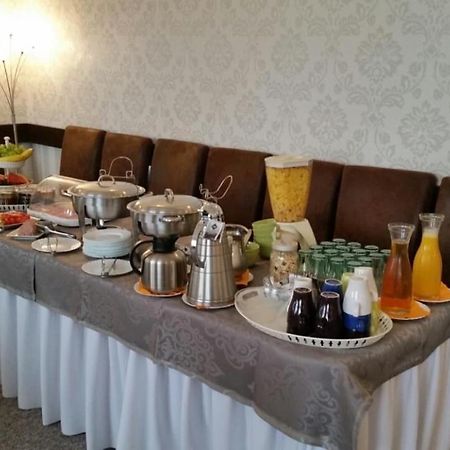 Hotel Florian Slavkov u Brna Dış mekan fotoğraf