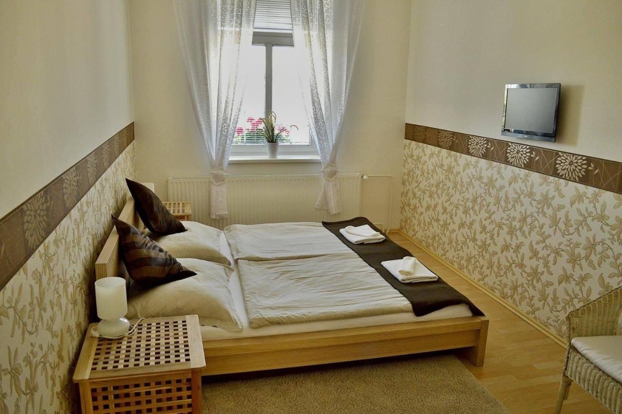 Hotel Florian Slavkov u Brna Dış mekan fotoğraf