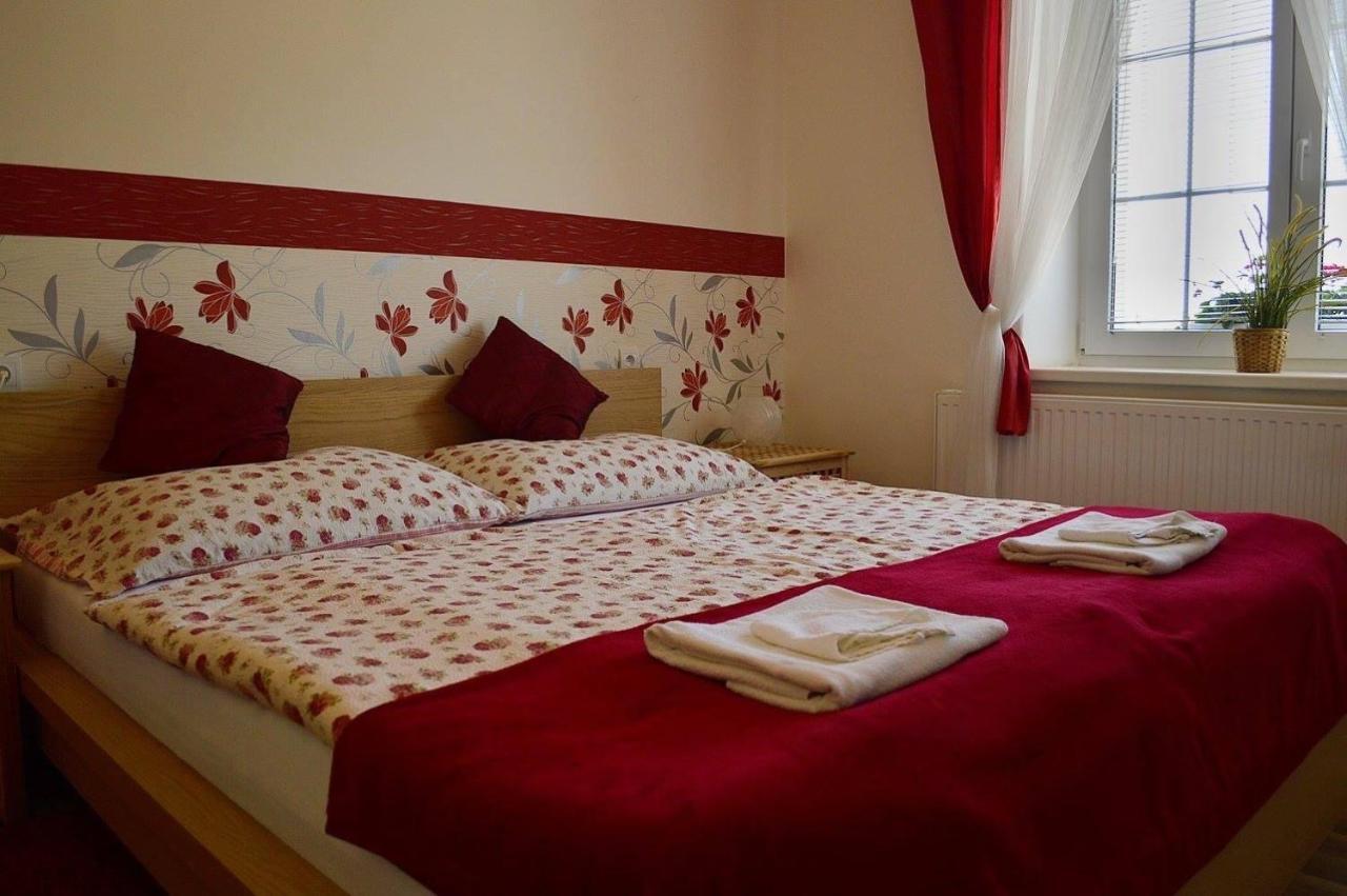 Hotel Florian Slavkov u Brna Dış mekan fotoğraf