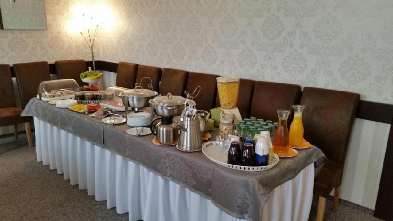 Hotel Florian Slavkov u Brna Dış mekan fotoğraf