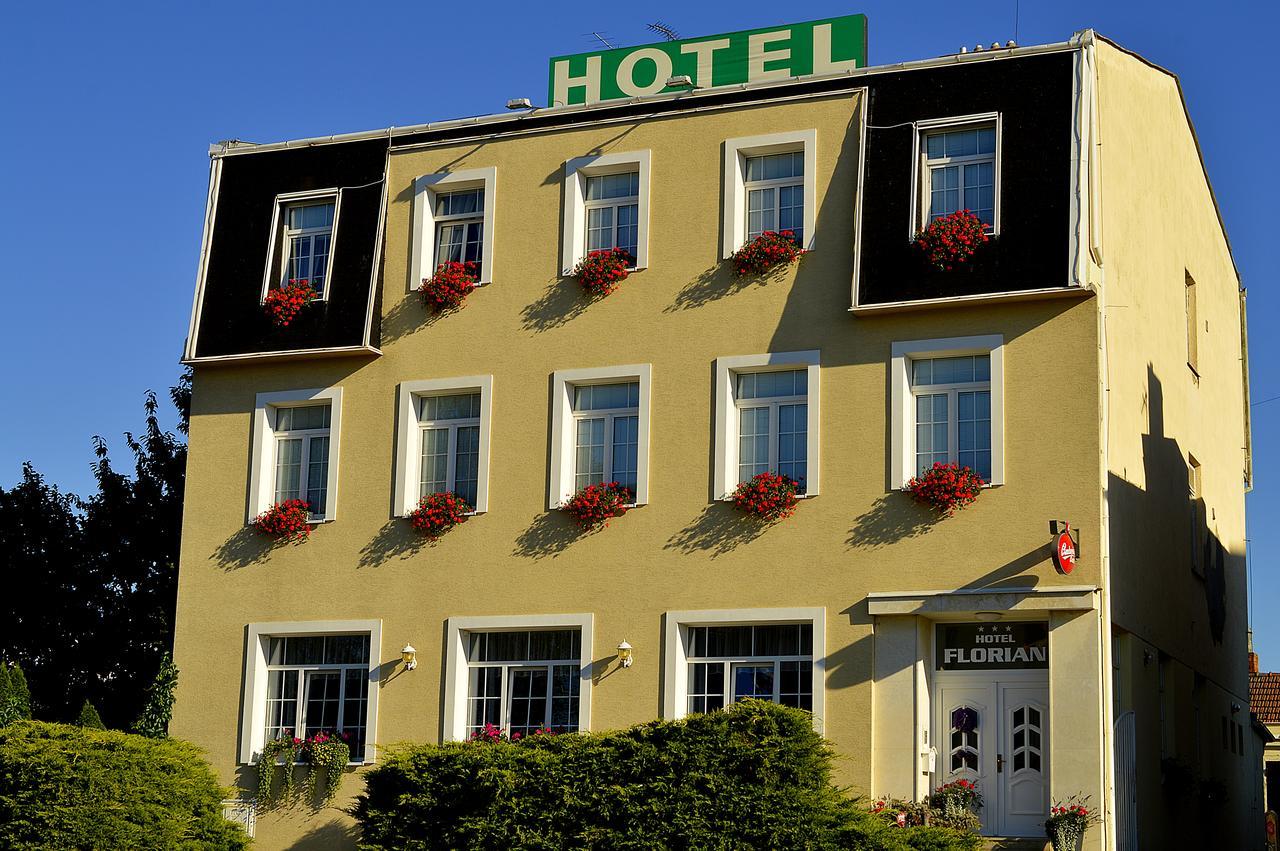 Hotel Florian Slavkov u Brna Dış mekan fotoğraf
