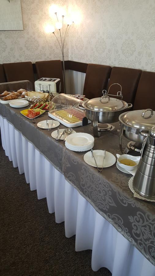 Hotel Florian Slavkov u Brna Dış mekan fotoğraf