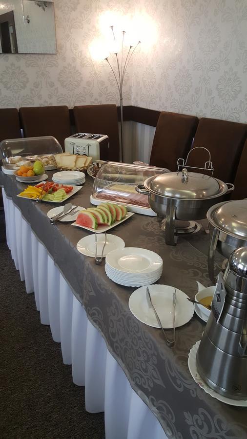 Hotel Florian Slavkov u Brna Dış mekan fotoğraf